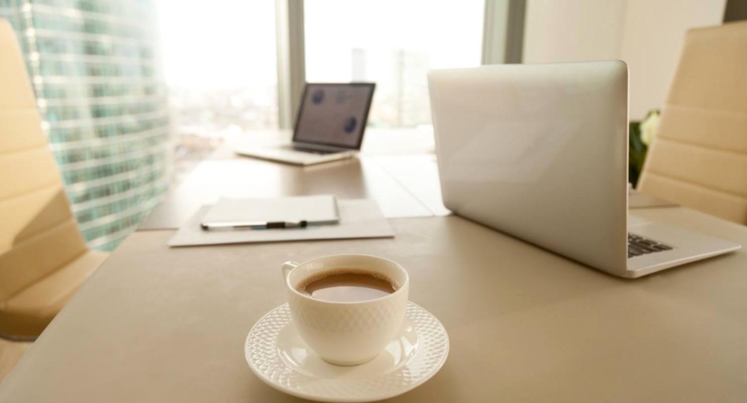 Professionelle Cashflow-Analyse im modernen Büro